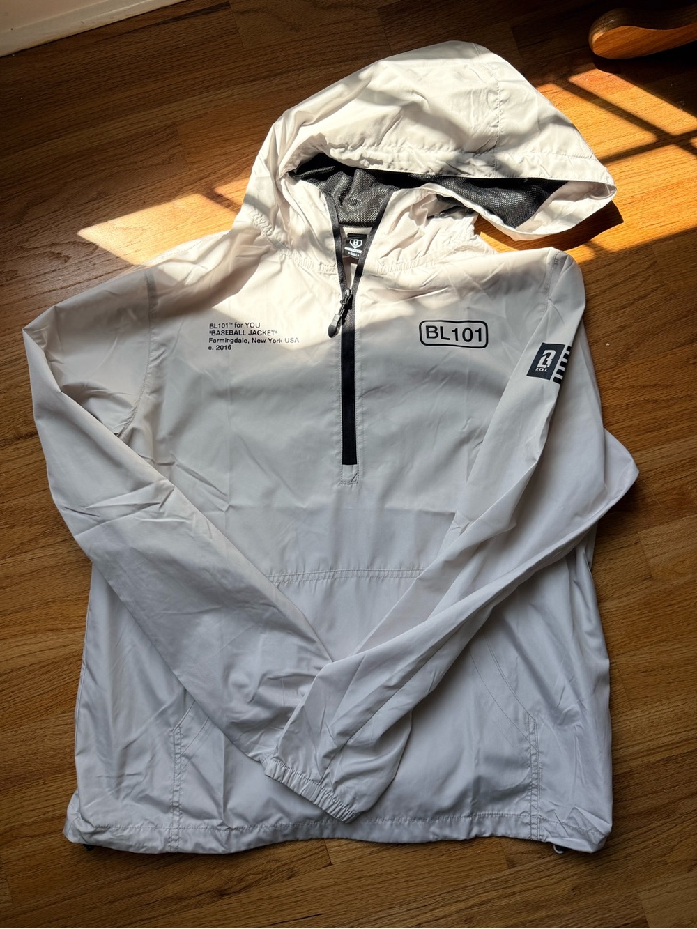 BL101 Kids White Windbreaker Jacket with Hood (New without tags—men’s small)